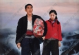 王沂東油畫(huà)作品_純真年代小夫妻_高清大圖下載